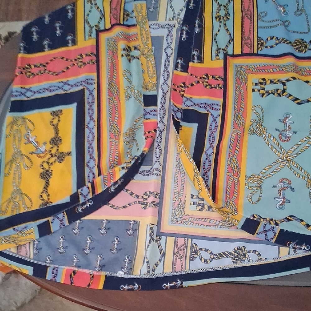 Colorful Geometric Patterned Blouse - Picture 3 of 4